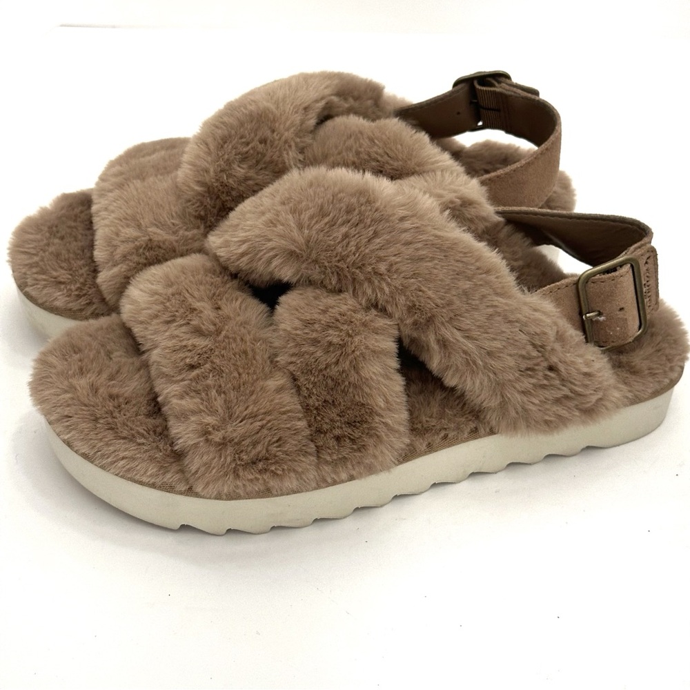 Koolaburra by UGG Adjustable
Sandals Fuzz-ee Amphora Sz8 tan